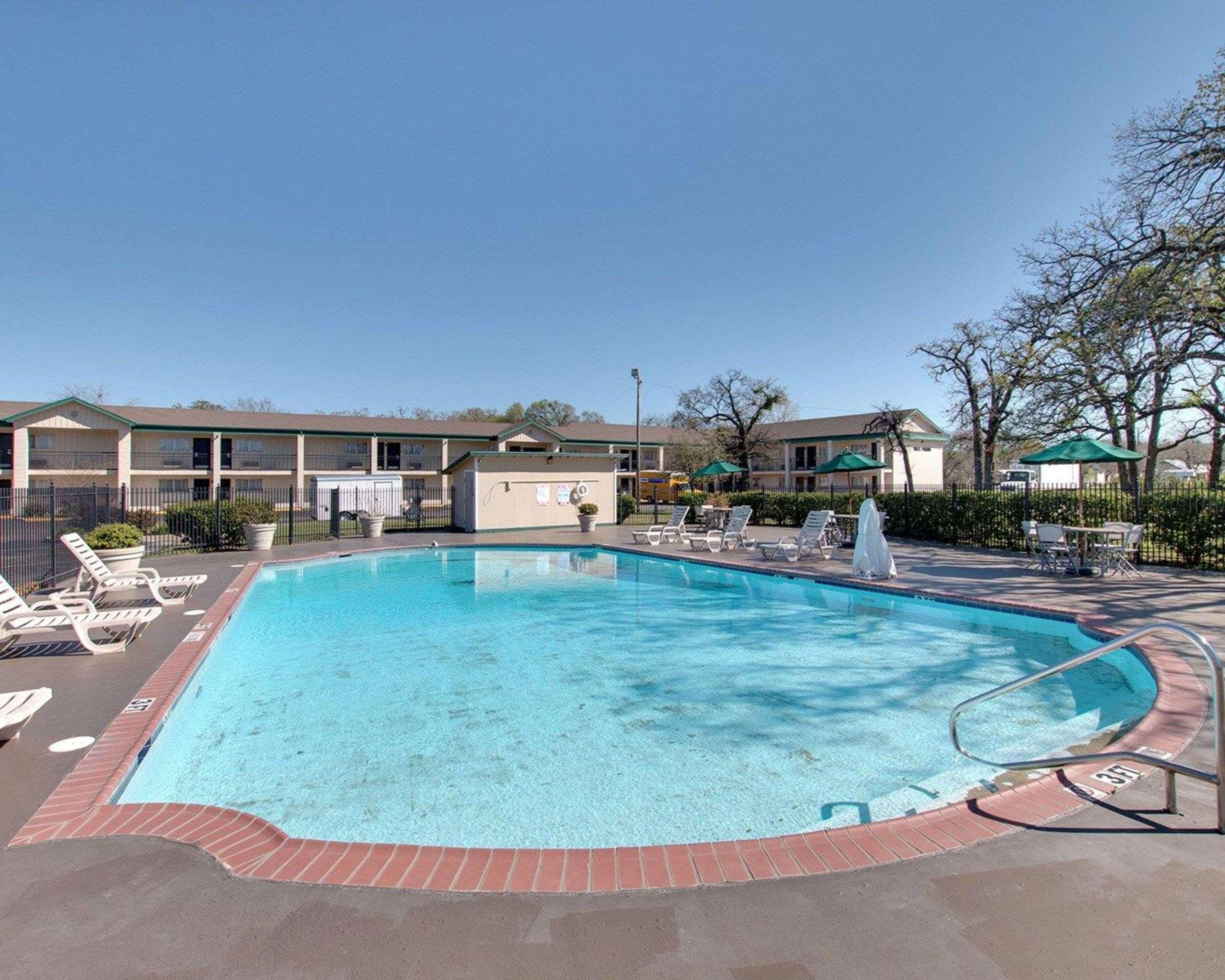Days Inn By Wyndham Gatesville Exterior foto